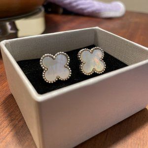 Clover Leaf Mother of Pearl Earrings